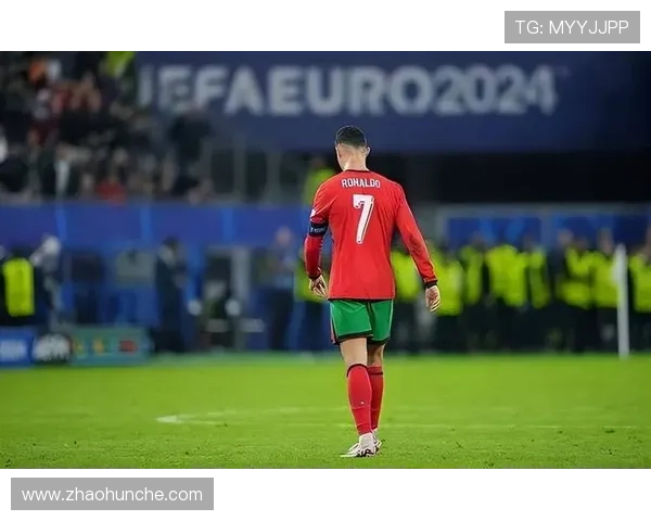 追忆绿茵场上的传奇足坛巨星离世带来的无尽哀伤与怀念 追忆绿茵场上的传奇足坛巨星离世带来的无尽哀伤与怀念