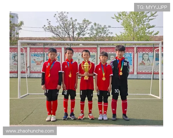 足球明星齐聚助力河南振兴共同为家乡的未来加油助威 足球明星齐聚助力河南振兴共同为家乡的未来加油助威