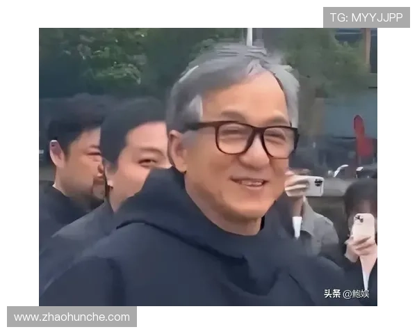 足球明星热衷追星成龙的幕后故事与精彩瞬间分享